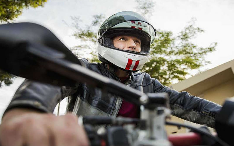 Seguridad Vial: En Concepción entregaron cascos a conductores de motovehículos