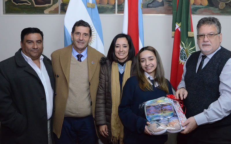 La concordiense Máxima Barreto representará a Entre Ríos en el certamen nacional de literatura y matemática