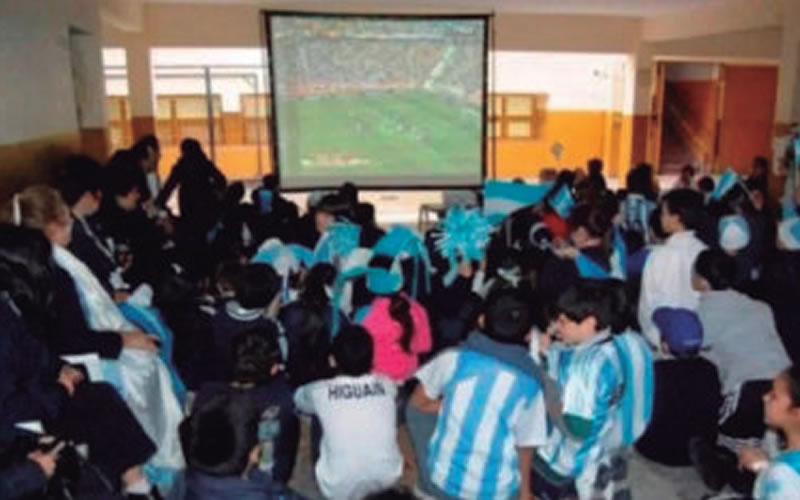 Las escuelas podrán seguir los partidos de Argentina en el mundial