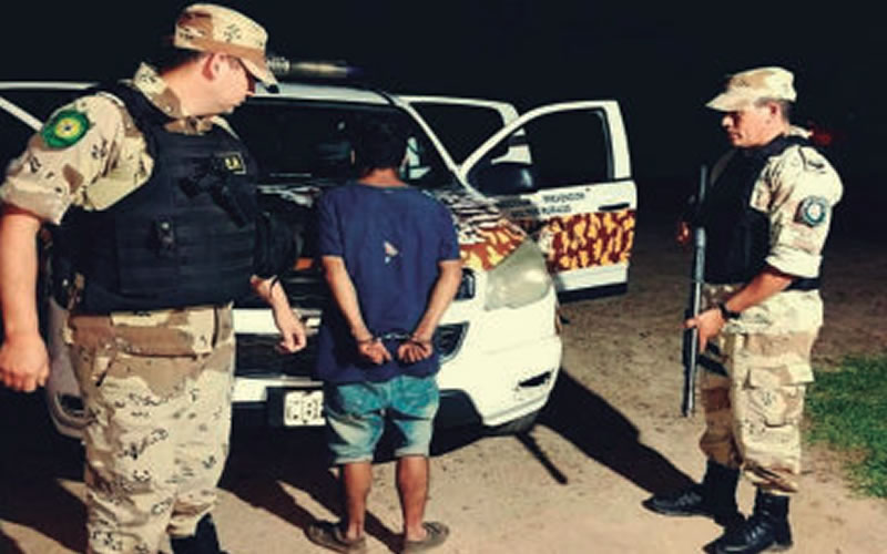 Amenazó con un cuchillo al sereno de una empresa y pretendió darse a la fuga con cables robados