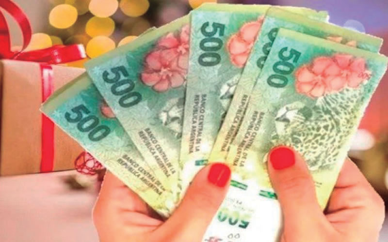 El Gobierno confirmó que analiza un bono de fin de año para trabajadores en relación de dependencia