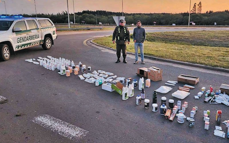 Cargamento ilegal de fármacos y suplementos fue secuestrado por gendarmería