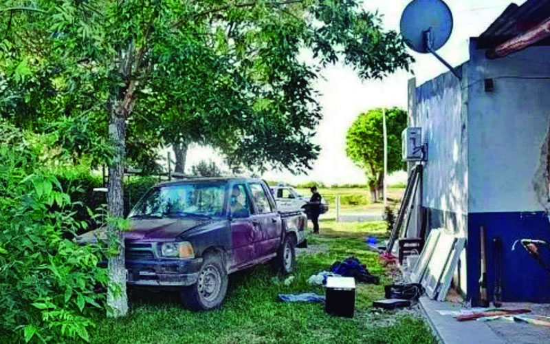 Ingresó con perros a una comisaría y los instigó a que atacaran a un policía