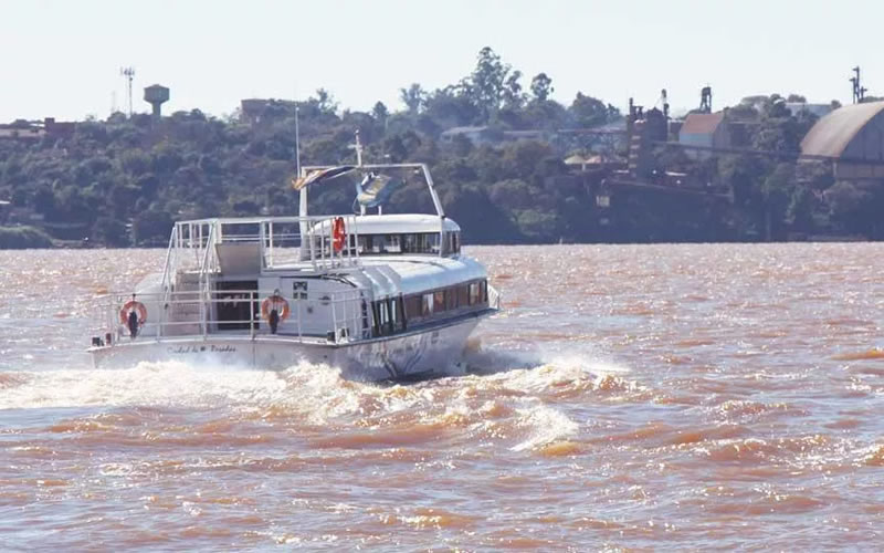 Colón avanza en gestiones para reactivar el transporte fluvial de pasajeros