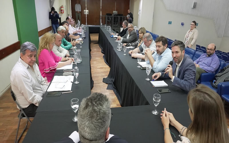 Los gremios docentes aceptaron la propuesta del Gobierno y el aumento a diciembre será del 94,45%