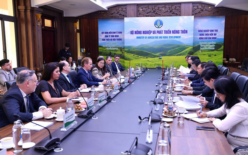 Vietnam habilitará la importación de cítricos dulces y carne porcina de la Región Centro