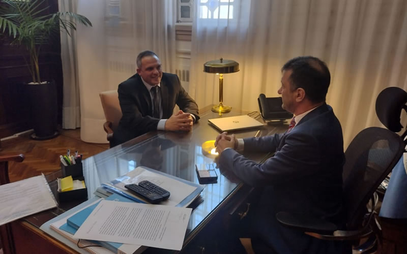 El intendente Javier Goldin mantuvo una importante reunión con el senador Edgardo Kueider