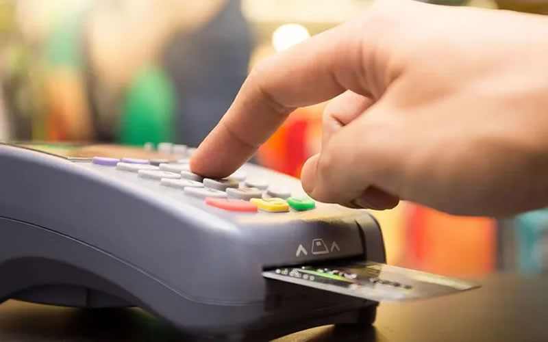 Dólar para turistas extranjeros: Massa anunció que podrán pagar con tarjeta al valor MEP