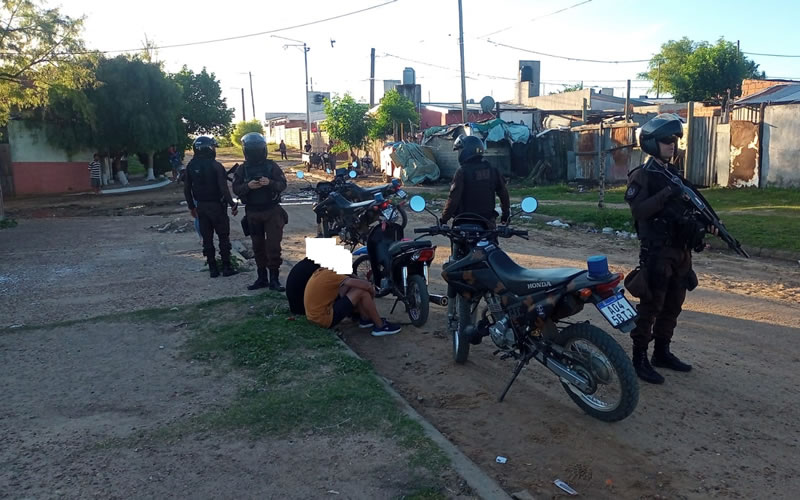 Les secuestraron cocaína a dos menores que iban en moto