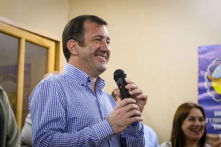 Senador propone modificar la constitución para que el mandato presidencial dure cinco años