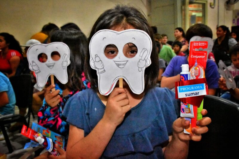 Los programas “Sonrisas Cuidadas” y «Corazones Saludables” siguen recorriendo los barrios