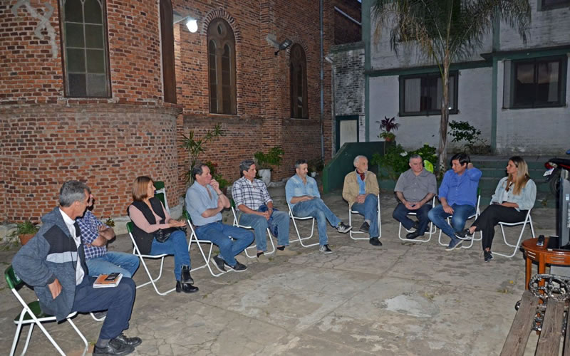 Reconocerán el compromiso del padre Dri con los sectores populares a través de una escultura