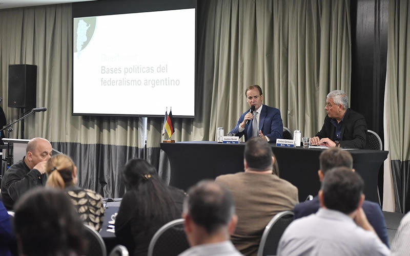 Bordet destacó la importancia del federalismo y las autonomías provinciales