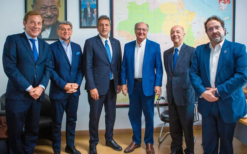 Sergio Massa viajó a Brasil y se reunió con los hombres fuertes del equipo económico de Lula