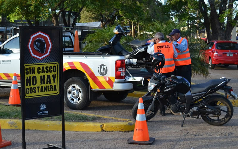 Le retuvieron la moto y se puso violento con los agentes de tránsito