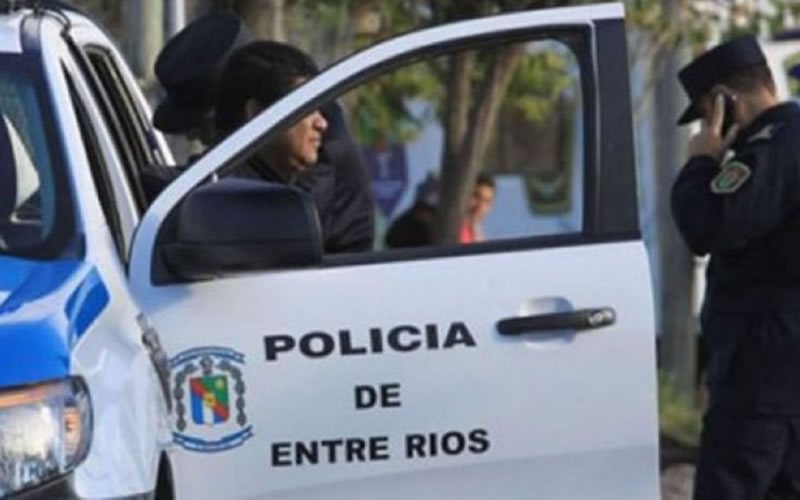Obstruían el paso con su camioneta e intentaron agredir físicamente a la policía