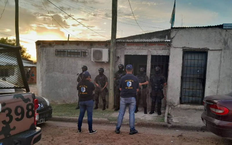 La policía allanó un kiosco donde encontraron cocaína lista para comercializar