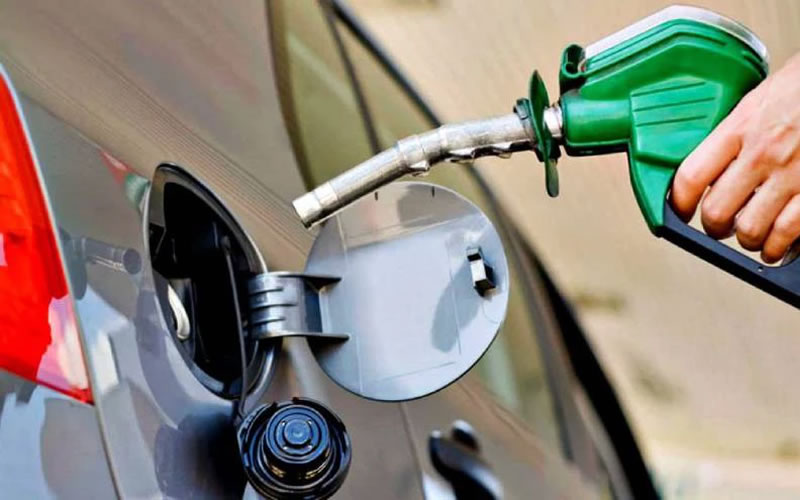 Las estaciones de servicio de todo el país amenazan con dejar de recibir tarjetas de crédito