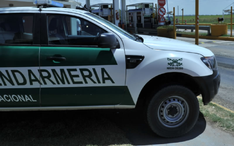 Un vehículo de Gendarmería chocó en la Autovía Artigas