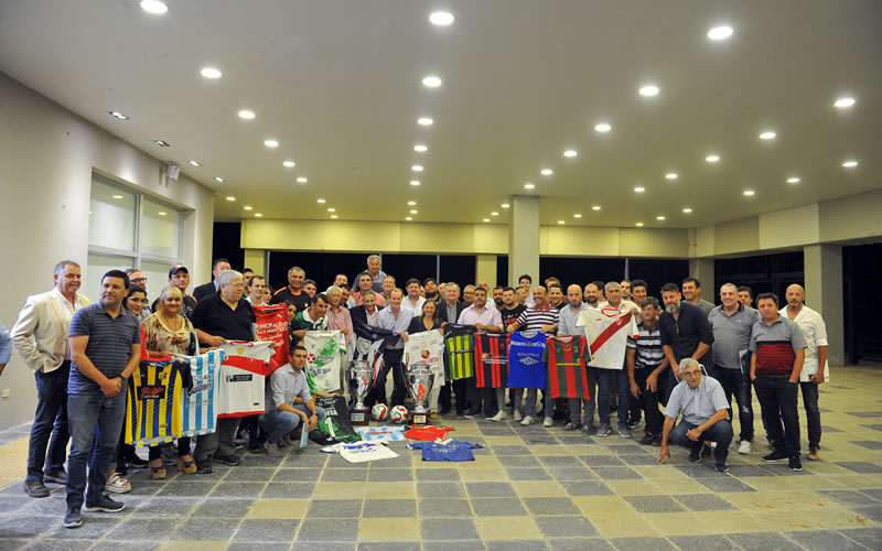 Bordet presentó la Supercopa Entre Ríos: Participarán 70 equipos de fútbol y habrá premios por siete millones de pesos