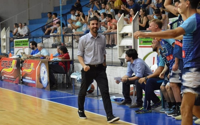 Bruno Chareun continuará siendo el entrenador de Ferrocarril