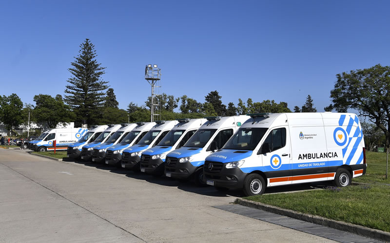 Con ambulancias y reconocimiento para profesionales, Bordet fortalece el sistema sanitario de la provincia