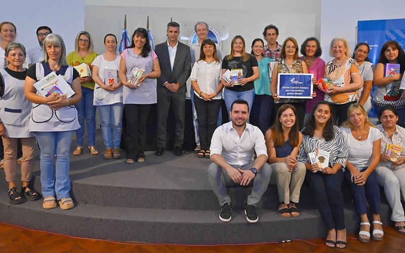 Por una ciudad con más lectores: Donaron 500 libros para escuelas concordienses