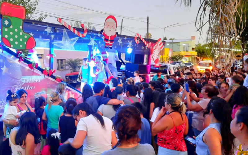 El Carro Navideño ya comenzó su recorrido por los barrios concordienses