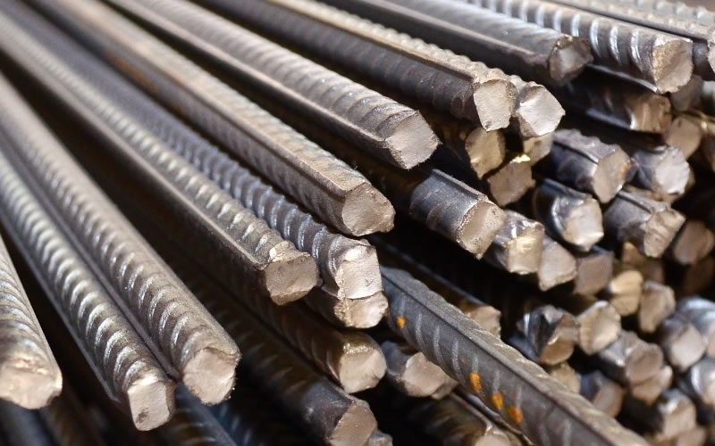 Intentó robar hierros con un camión pero fue descubierto