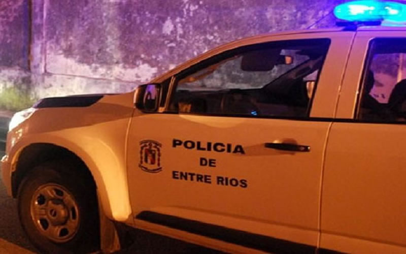 Joven fue a pedir ayuda a un puesto policial después de haber sido agredida por su pareja