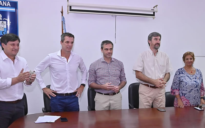 Visita del Director Nacional de Aduanas: Entrega de rezagos y reunión con Intendentes del Departamento