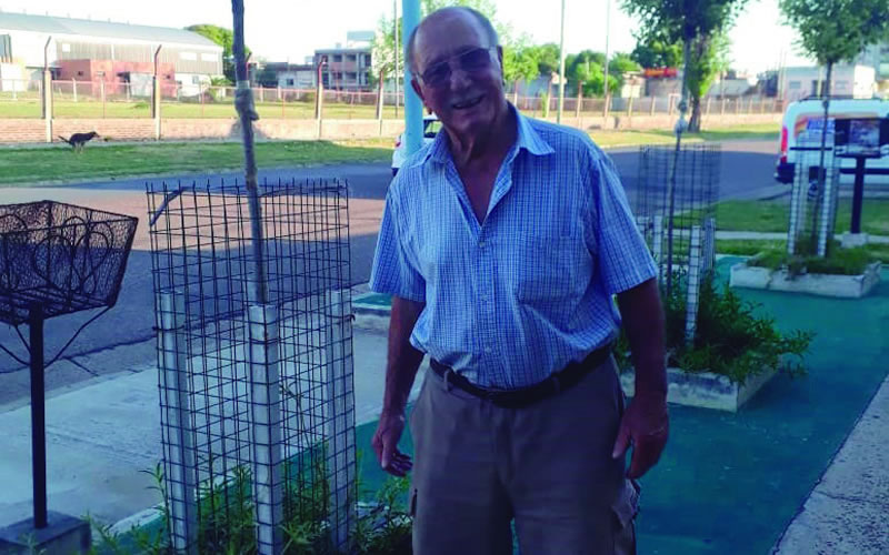 Salutación: Enrique Orcellet