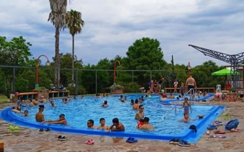 Con gran afluencia de público, los centros termales de Salto funcionan a pleno