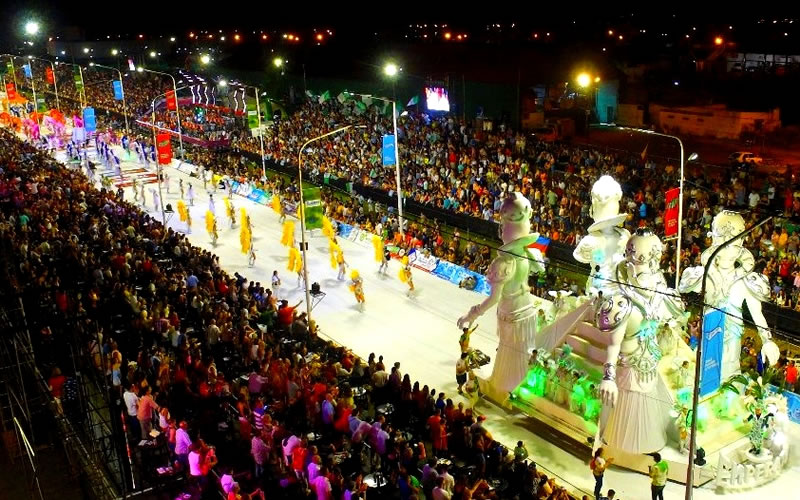 Amplio despliegue policial para cuidar a los espectadores, turistas y artistas en los desfiles de Carnaval
