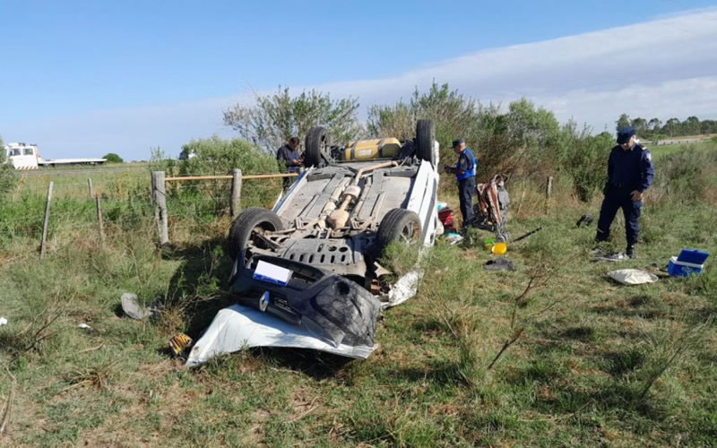 Trágico accidente en la Autovía Artigas: Falleció una mujer tras volcar el vehículo en el que viajaba