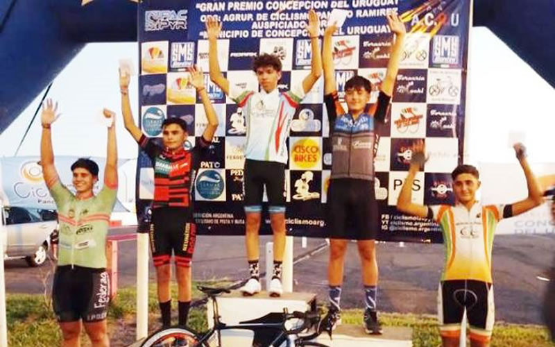 Podio de Valentín Castro en Concepción del Uruguay