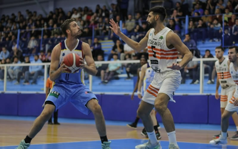 Estudiantes cerró la gira cayendo ante Hispano