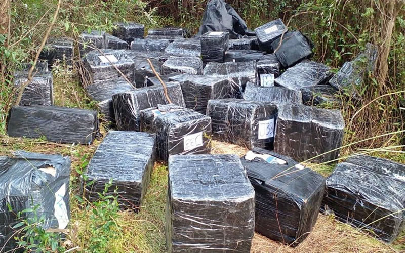 Se secuestraron más de 60 bultos con mercaderías cerca del rio en zona sur