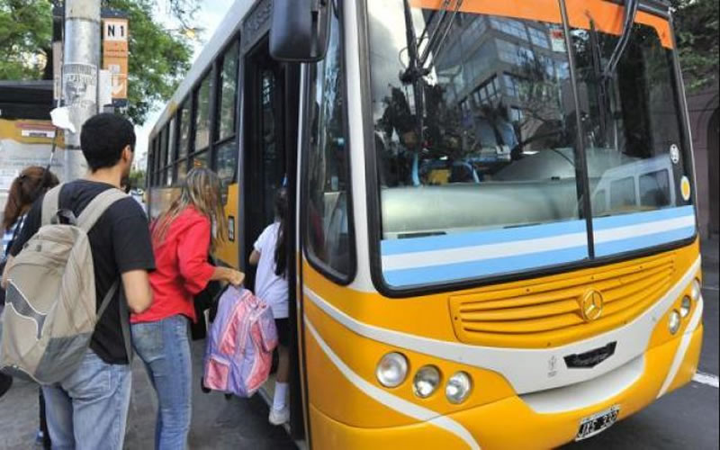Universitarios de La Criolla tendrán un importante descuento en el pasaje de colectivo