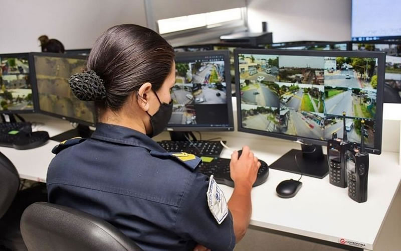 Tras el aviso de los vecinos y del 911, detienen a un ladrón y recuperan lo robado