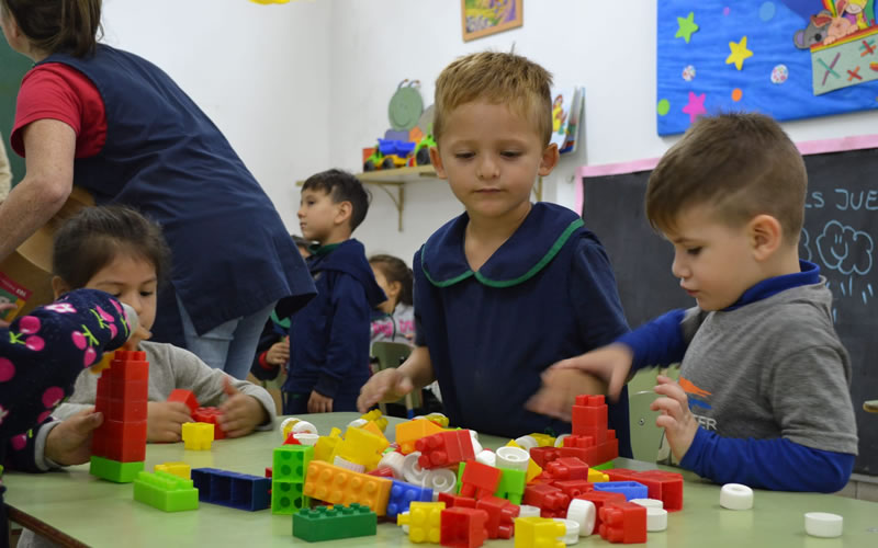 Juguetes interactivos en los Centros de Desarrollo Infantil