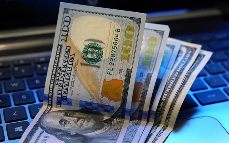 En febrero, el que decidió ahorrar en dólar libre perdió contra la inflación, el plazo fijo y la cotización oficial