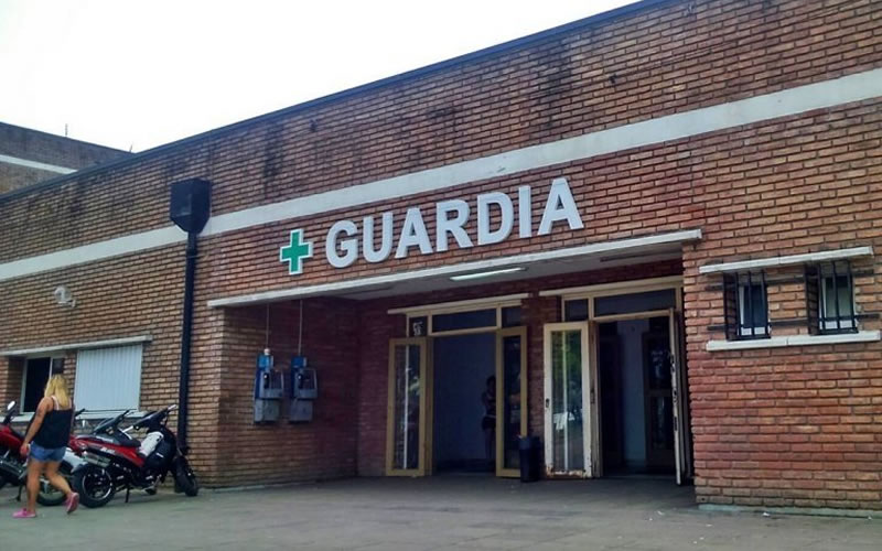 Una moto chocó con una camioneta en la Autovía Artigas