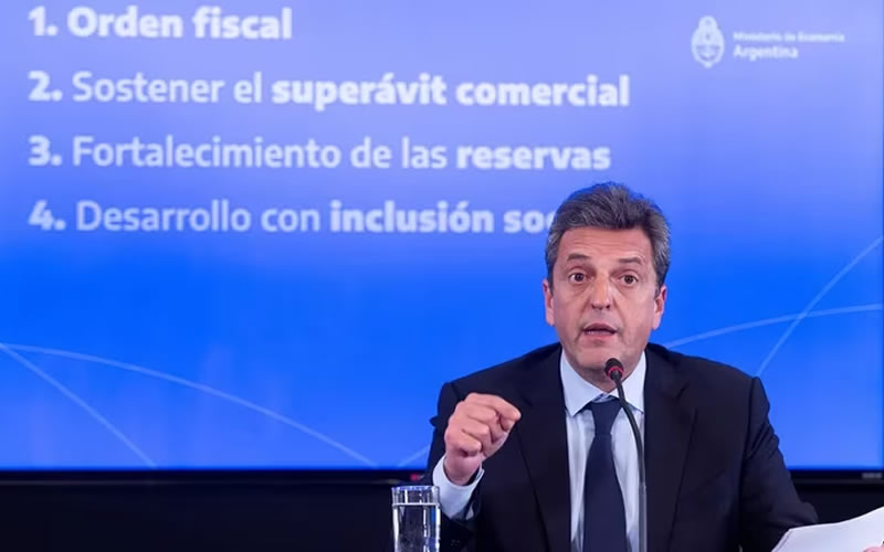 En qué consistirá la “simplificación de los tipos de cambio” que anunció Sergio Massa