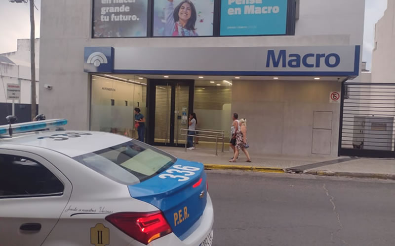 Detienen a un hombre al intentar robarle a una joven en pleno microcentro