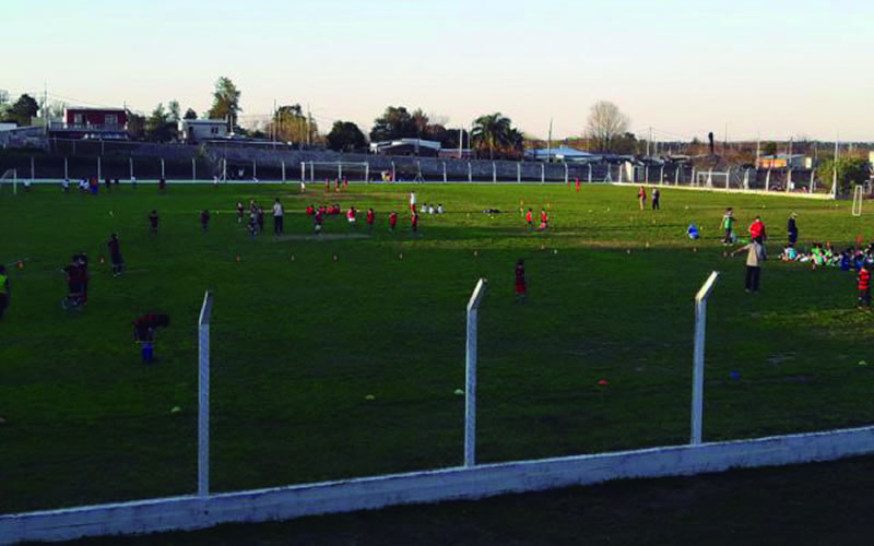 El Club Social y Deportivo La Bianca firmó el título de propiedad de su sede