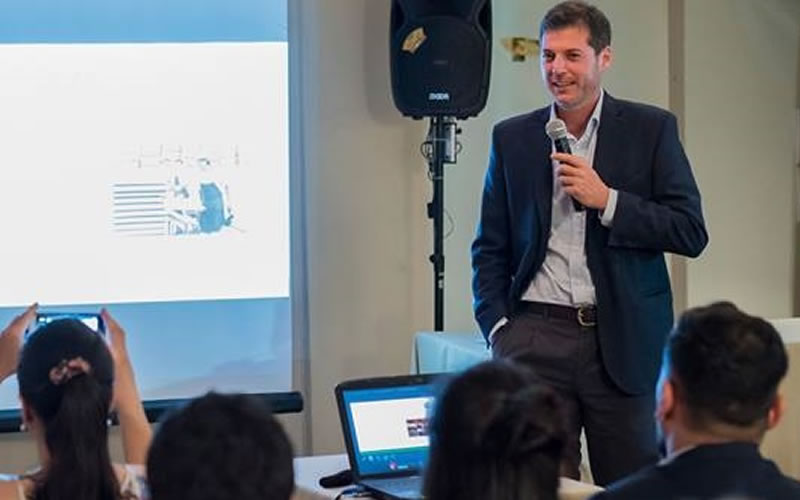 Eduardo Asueta formalizó la decisión de competir por la intendencia a través de un video