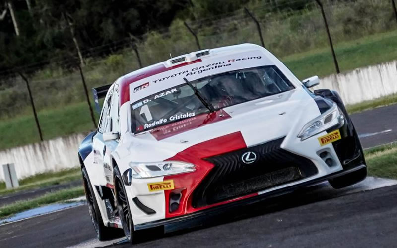 Azar festejó en la final del Top Race en Concordia