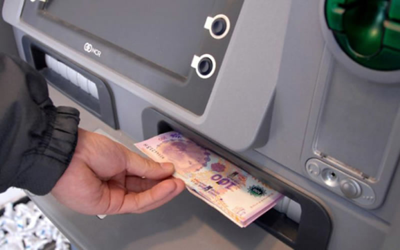 Refuerzo de 15 mil pesos: ANSES continúa pagando la segunda cuota