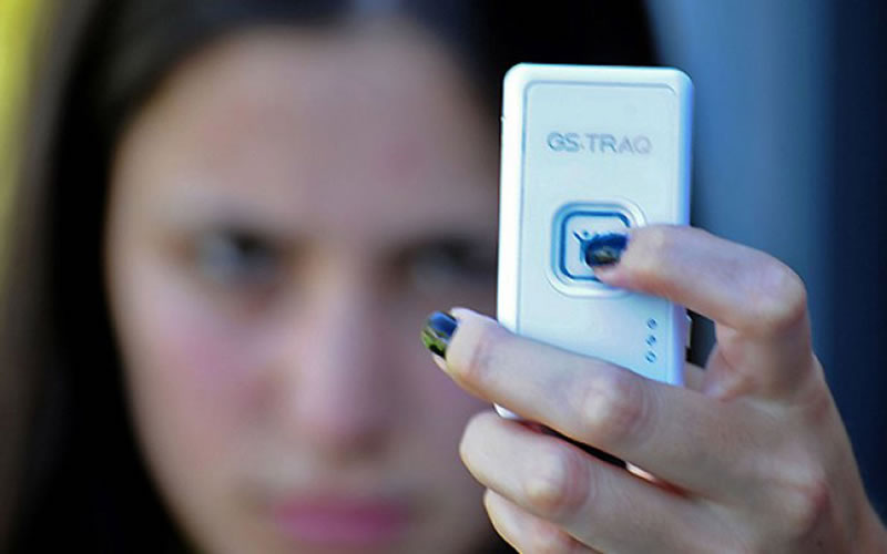 Joven activó el botón antipánico desde el Masvernat y detuvieron a su ex pareja